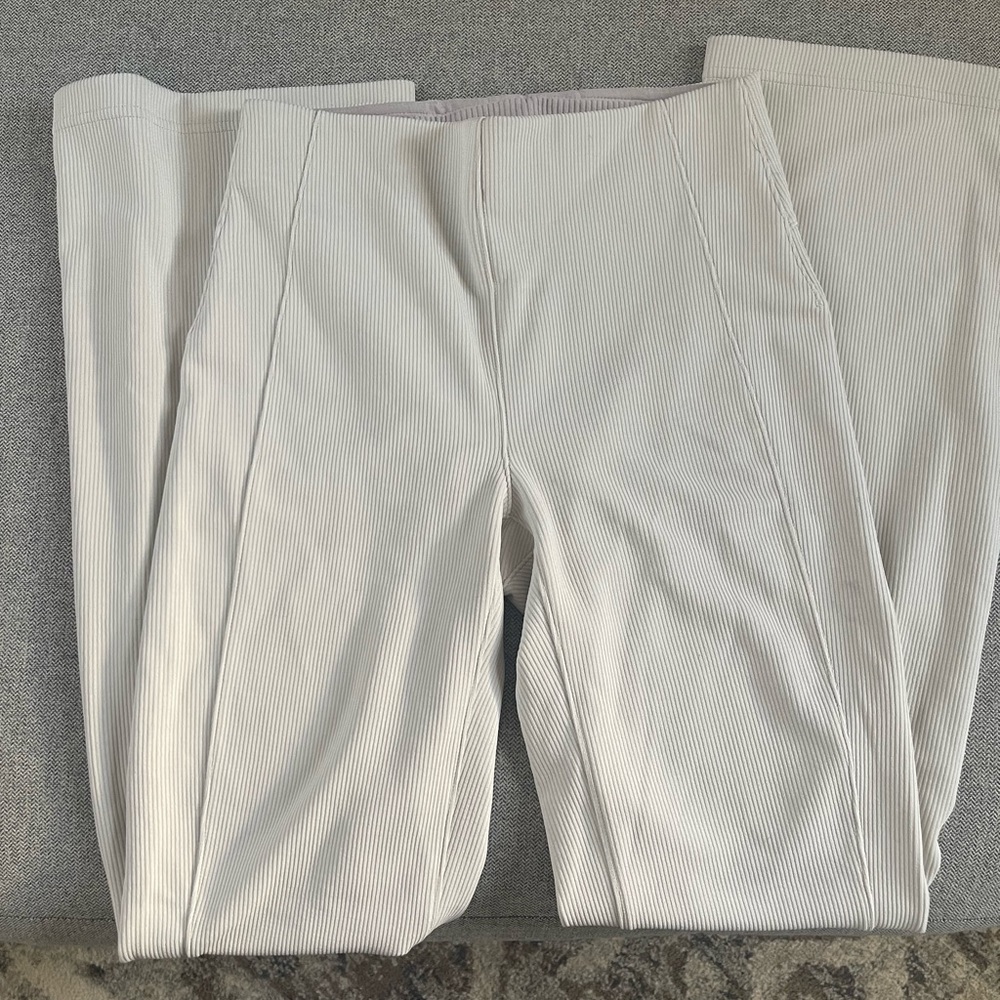 White opal, lululemon pants, size 6